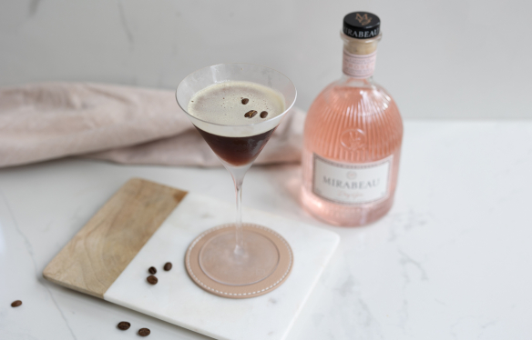 Espresso Martini Cocktail mit Mirabeau Dry Gin